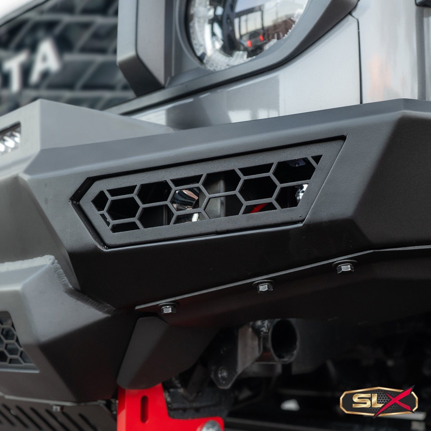 SLX Recon Bull Bar, Suitable For Toyota Land Cruiser (facelift) 76, 78, 79 Series, 2024 on SLX Recon Bull Bar