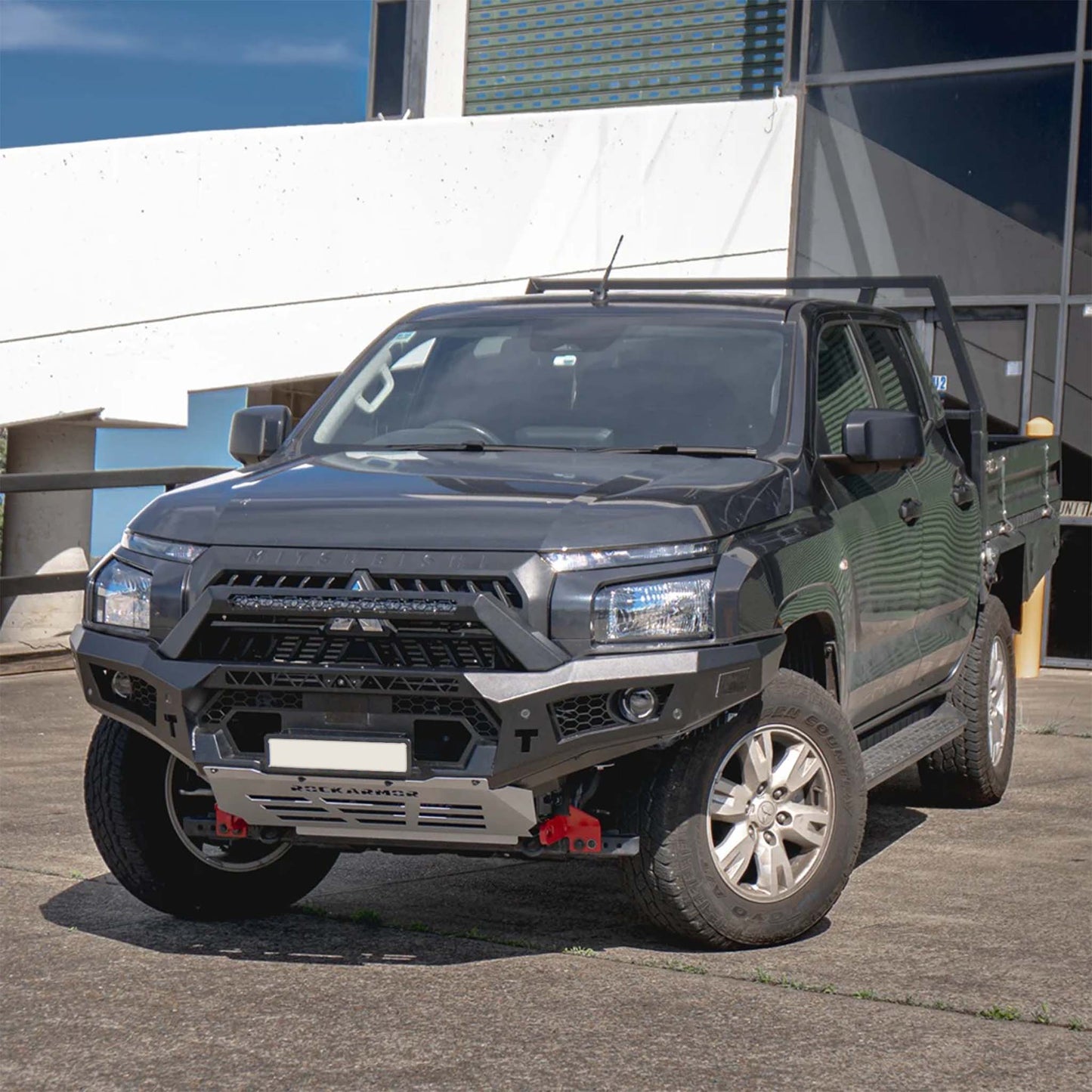 MV TRITON BULLBAR | NO LOOP ROCKARMOR GT BUMPER