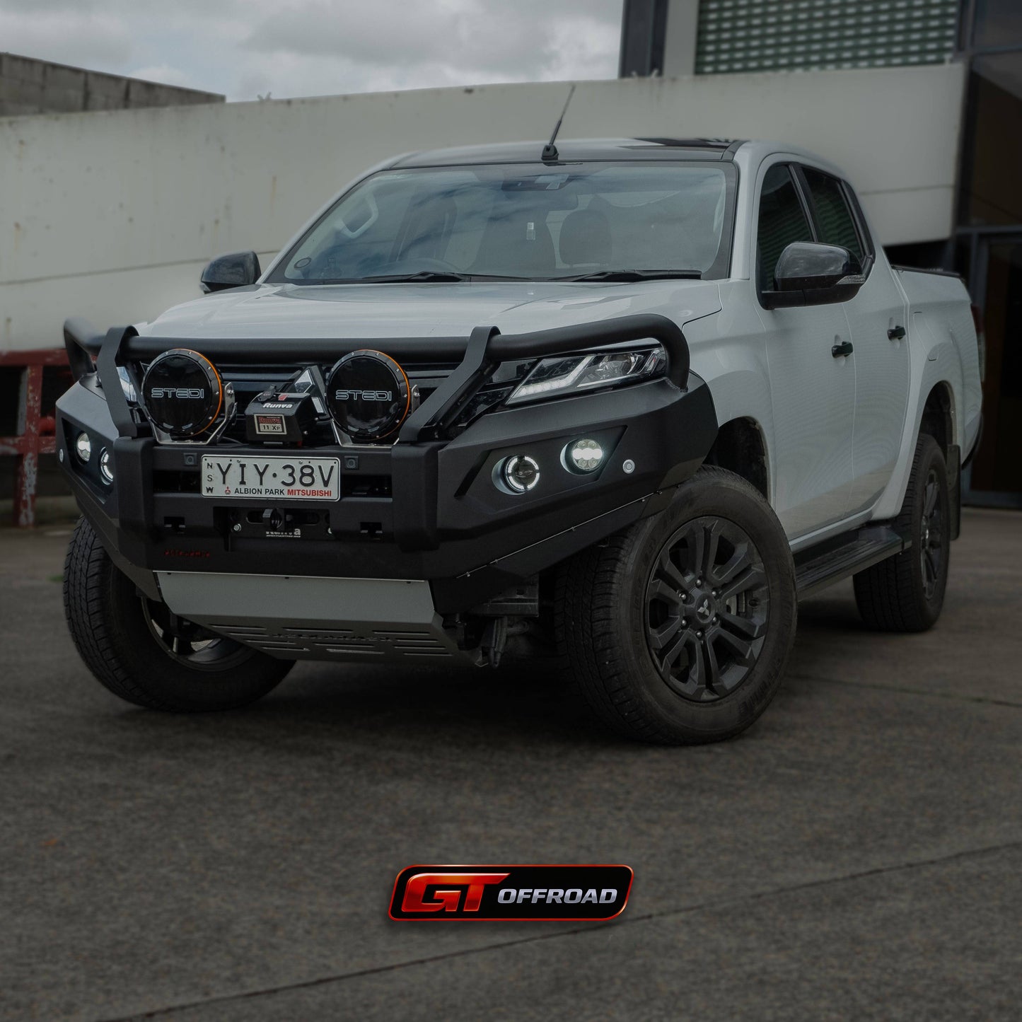 MR TRITON BULLBAR ROCKARMOR GT| ADR APPROVED | SUITS 2019 - 2024